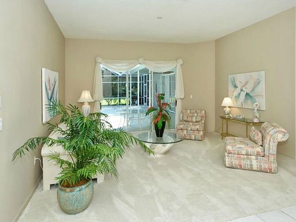 3rd image of 9438 Hawksmoor Ln
