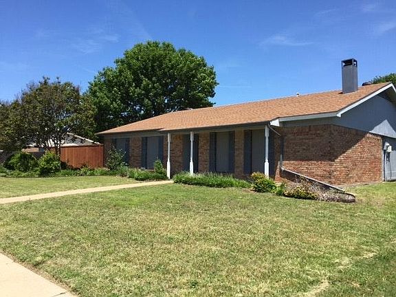 3rd image of 631 Tumbleweed Ct