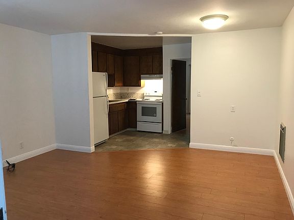 2nd image of 1577 Brookvale Dr APT 2