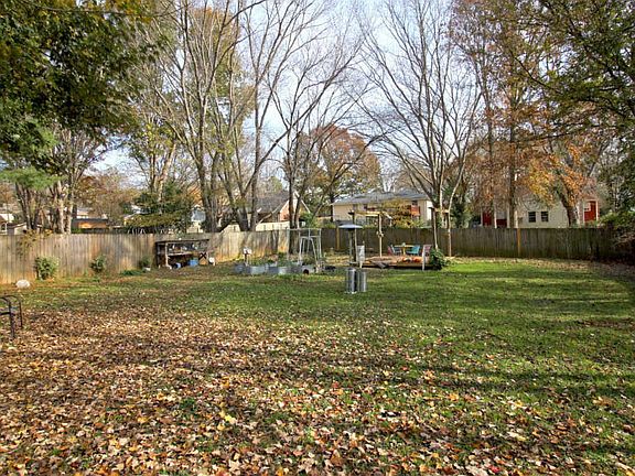 3rd image of 865 Beech Bend Dr
