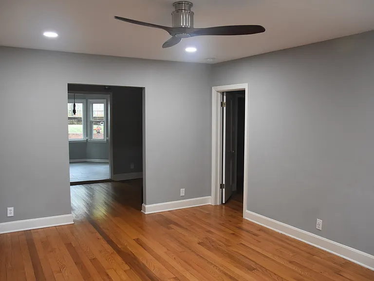1919 Vanderbilt Cir SW — Photo 5