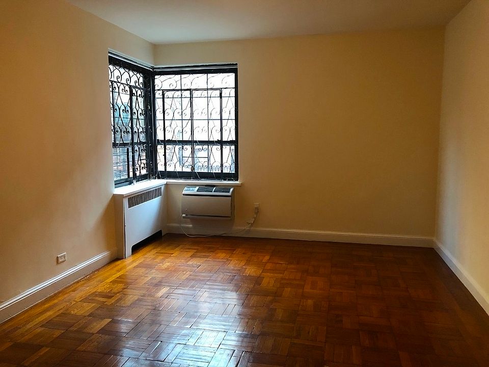1st image of 205 W 15th St APT 1R
