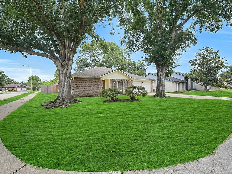 13618 Piney Oaks Dr — Photo 8