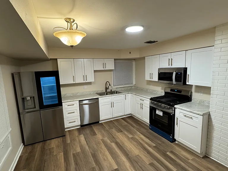 7100 W Fiebrantz Ave — Photo 10