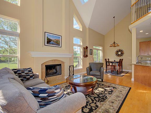 4th image of 11961 Winterberry Ln