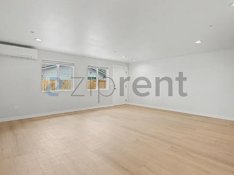 4329 Arnold St NE #4329 — Photo 9