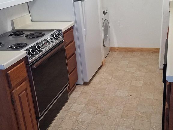 3rd image of 202-11120 N Stratford Dr #202