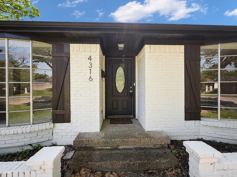4316 Cinnabar Dr — Photo 2