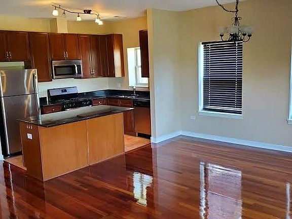 5th image of 4114 S Drexel Blvd #3