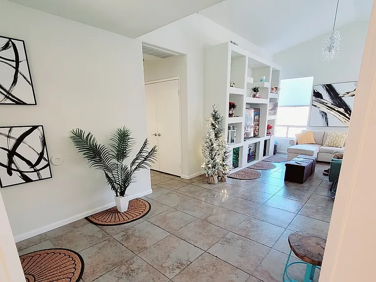65548 Avenida Barona — Photo 12