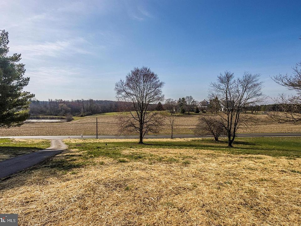 2nd image of 2014 E Mayberry Rd