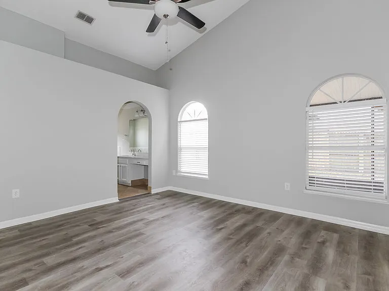 11305 Maybrook Ave — Photo 10