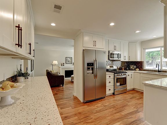 4th image of 174 Las Astas Dr