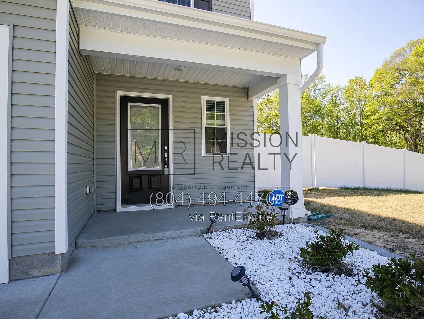 3 bed, 2.5 bath, 1800 sqft, $2,500 — Photo 2