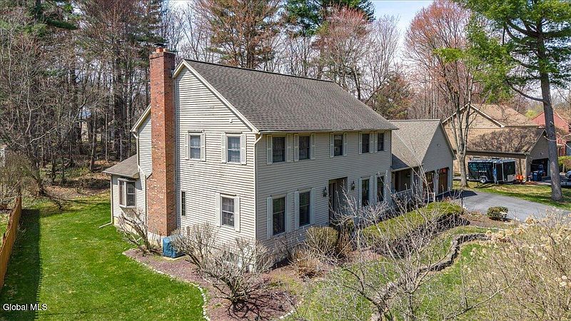 3rd image of 10 Timberwick Drive