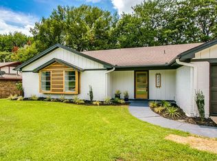 2221 Cambridge Dr, Hurst, TX 76054