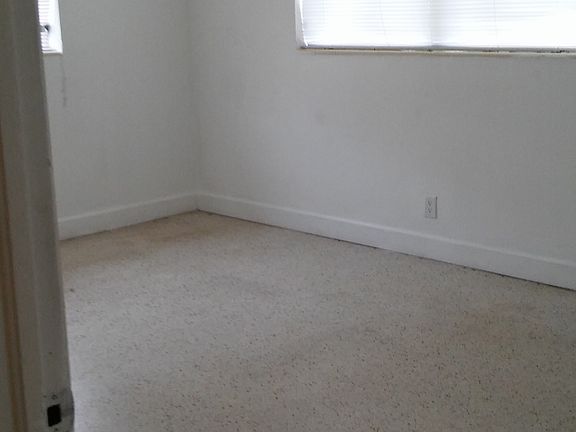 4th image of 1401 S 23rd Ave