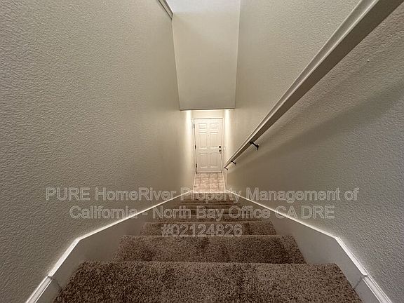 4th image of 2218 Versailles St