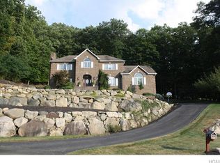 26 Col Conklin Dr, Stony Pt, NY 10980