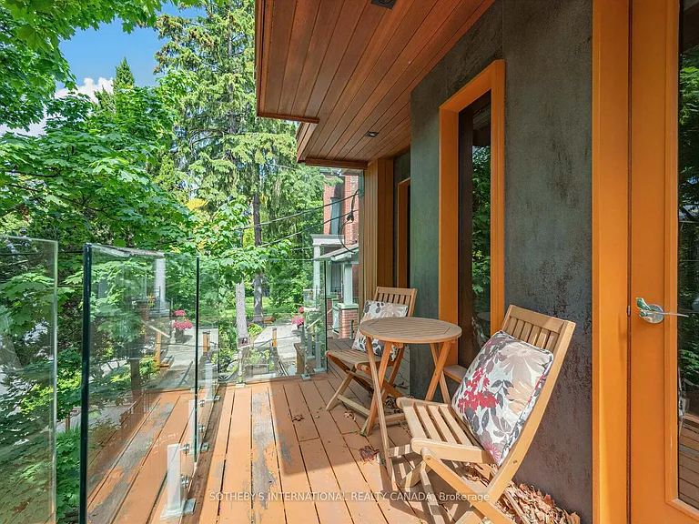 32 Regal Rd — Photo 16