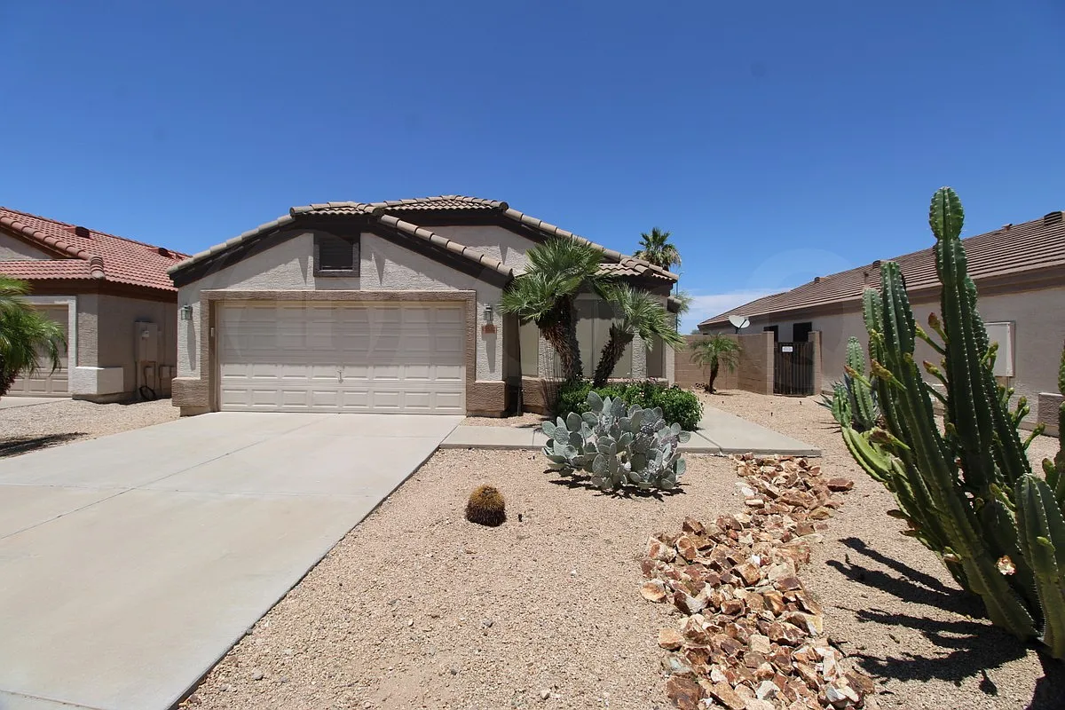 2 bed, 2.0 bath, 1321 sqft, $2,099 — Photo 1
