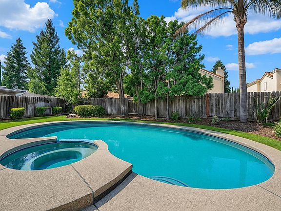 4th image of 178 Suncrest Way