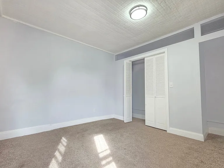 8 Lincoln Ave #2 — Photo 5