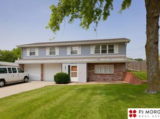 6316 Whitmore St, Omaha, NE 68152
