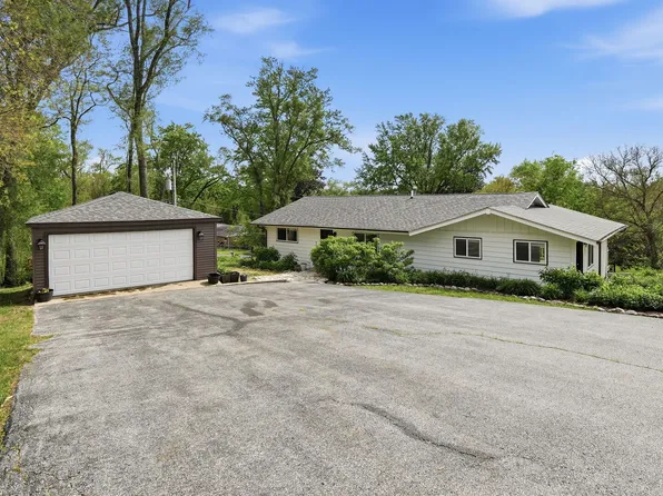 3624 Eastway Dr, Island Lake, IL 60042