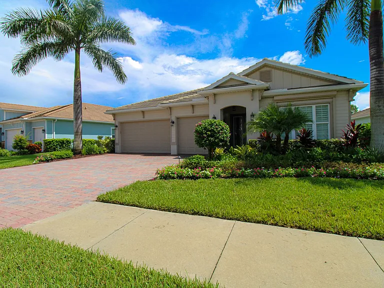 14849 Windward Ln — Photo 3