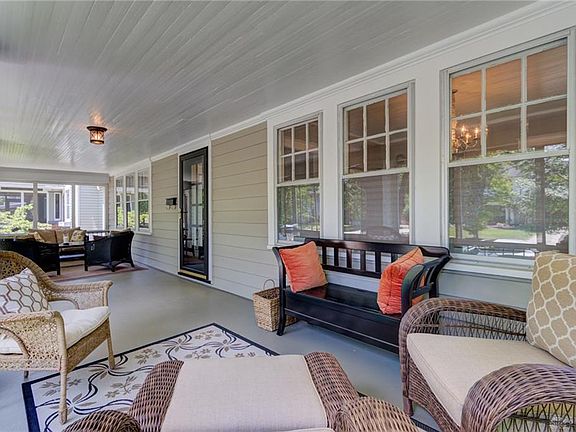 4th image of 35 Beverly Pl