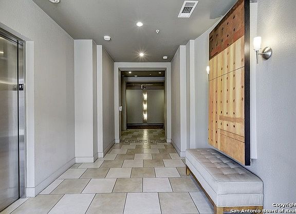 4th image of 7342 Oak Manor Dr