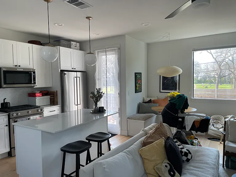1140 Webberville Rd #1 — Photo 13
