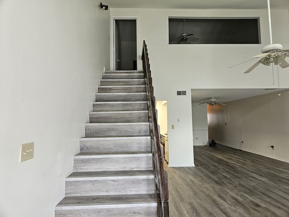 2nd image of 2505 W Broad St APT 332
