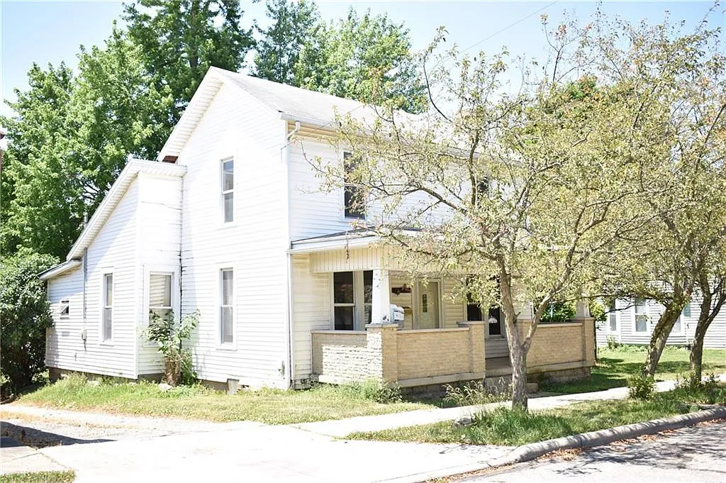 409 Garfield Ave photo 1