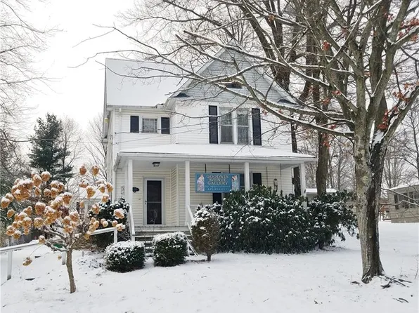 13897 Goodwin Ave, Burton, OH 44021