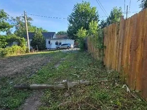 5802 Thompson Ave, Kansas City, MO 64123