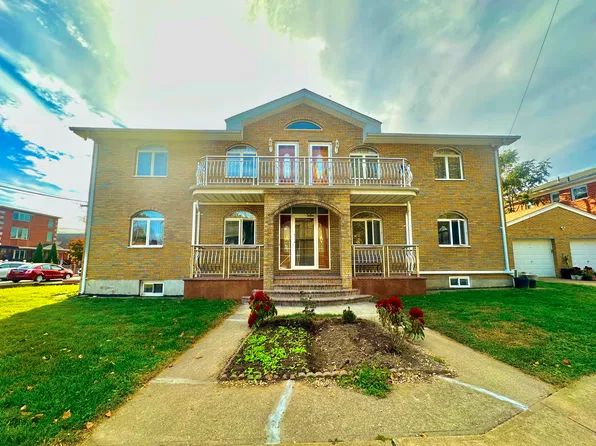 202-19 32nd Ave #1, Bayside, NY 11360