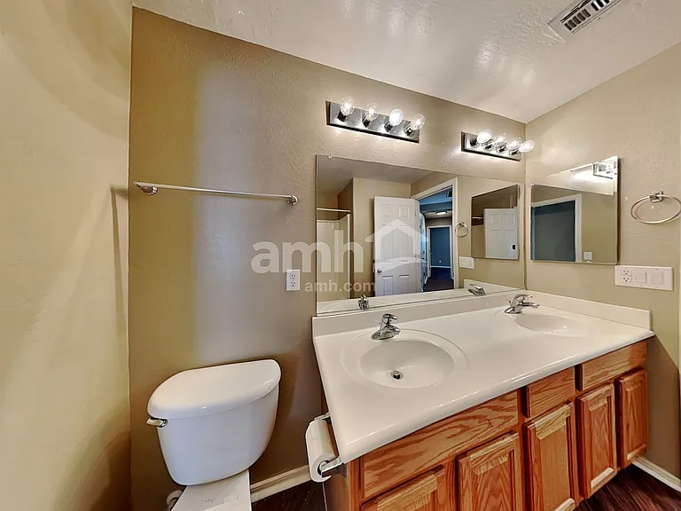 2653 W Sunset Way — Photo 14