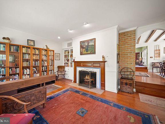 5th image of 15584 2nd St