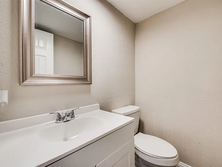 2436 Dancy Dr N — Photo 12