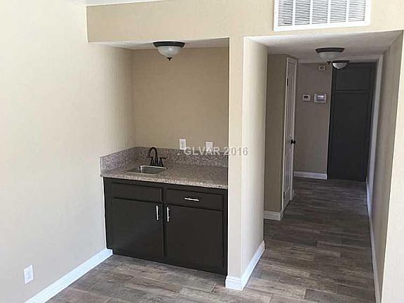 5th image of 3947 Pamplona St