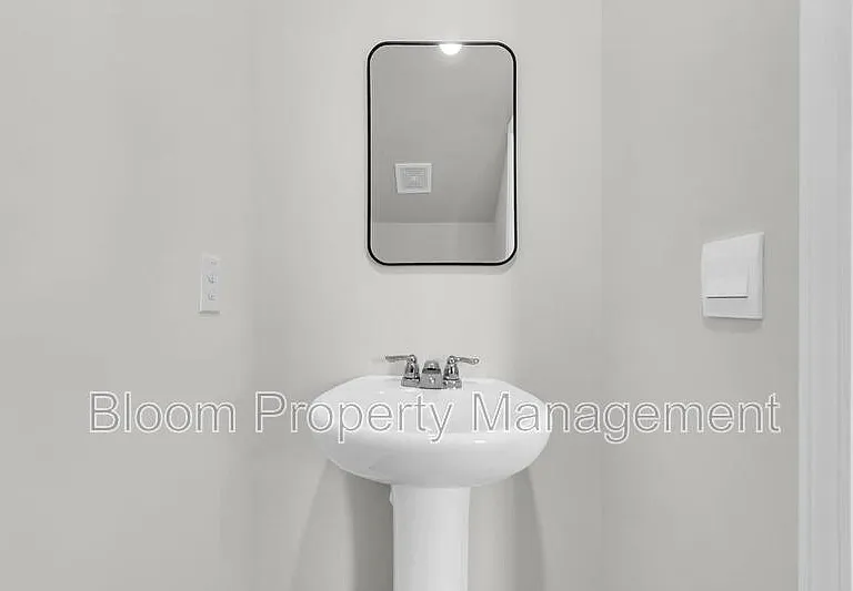 844 Lilyford Ln — Photo 12