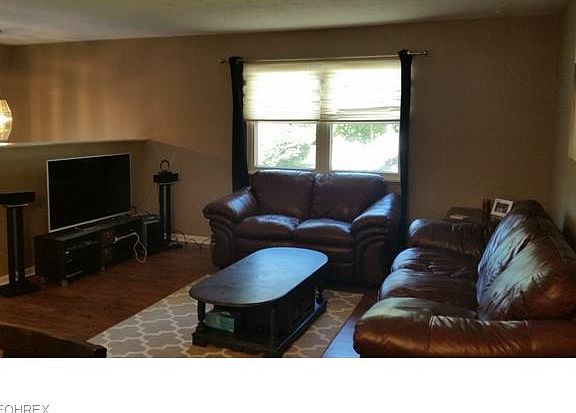 2nd image of 549 Narragansett Dr