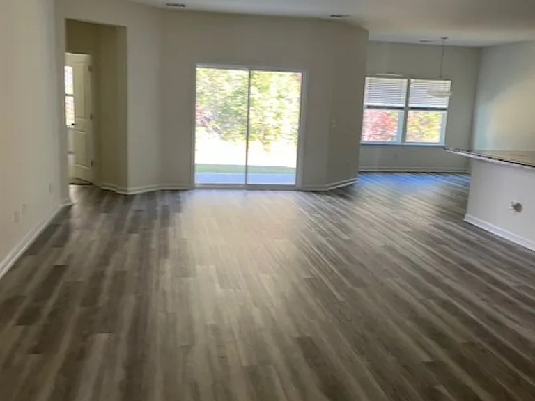 429 Beecher Dr — Photo 1