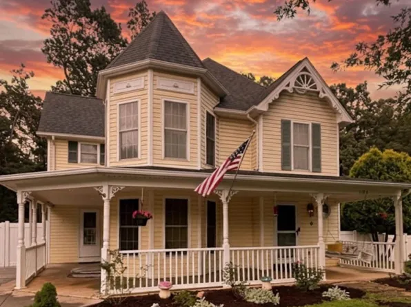 1130 Happy Ridge Dr, Front Royal, VA 22630