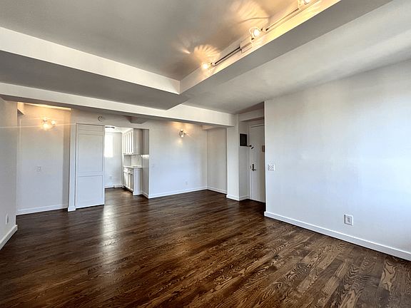 3rd image of 752 W End Ave APT 22J