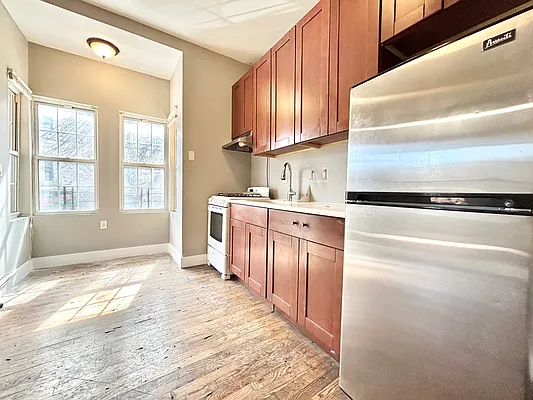 Rented by Pear NYC LLC | media 10