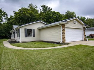2042 Autumn Ridge Ln, Elkhart, IN 46514