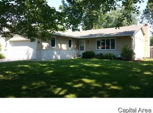 715 Magnolia Dr, Chatham, IL 62629